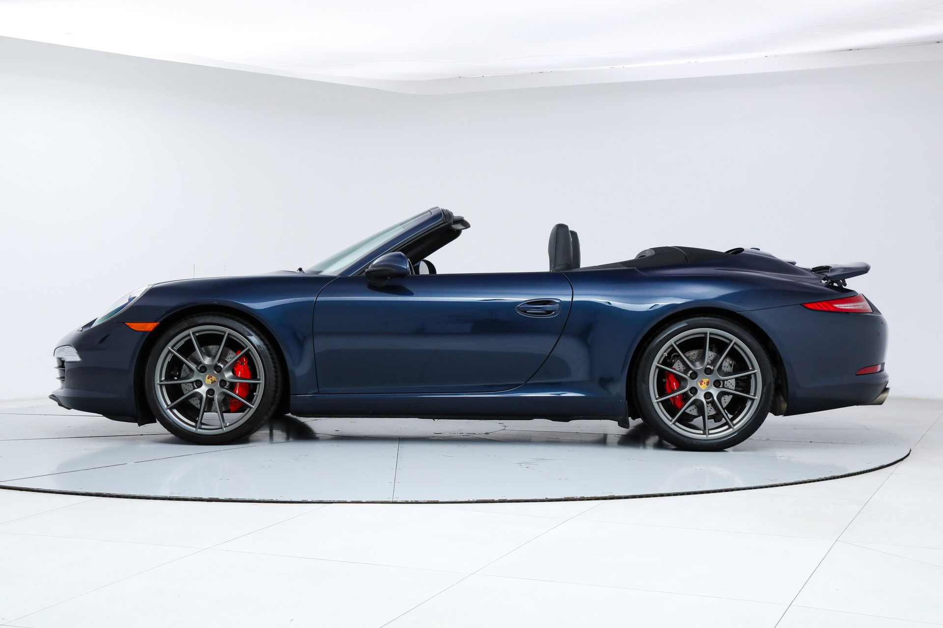 Used 2016 Porsche 911 Carrera S image 2