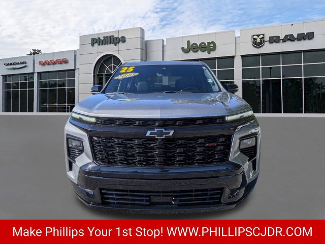 Used 2025 Chevrolet Traverse RS FWD image 8