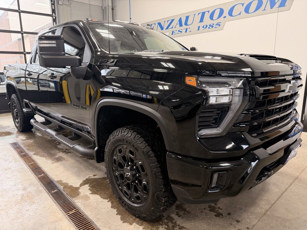 Used 2024 Chevrolet Silverado 2500 LT w/ Midnight Edition image 2