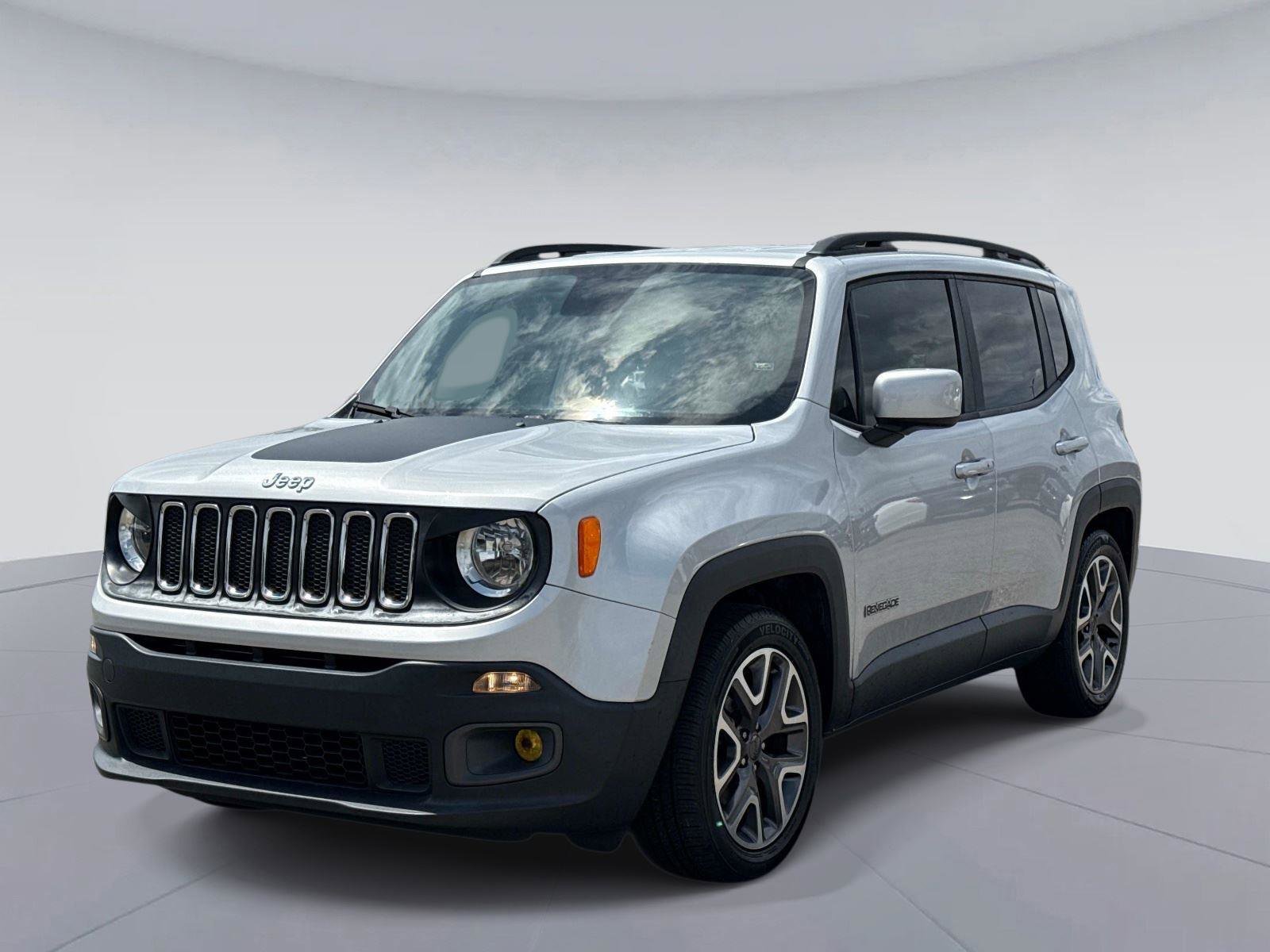 Used 2017 Jeep Renegade Latitude FWD image 8