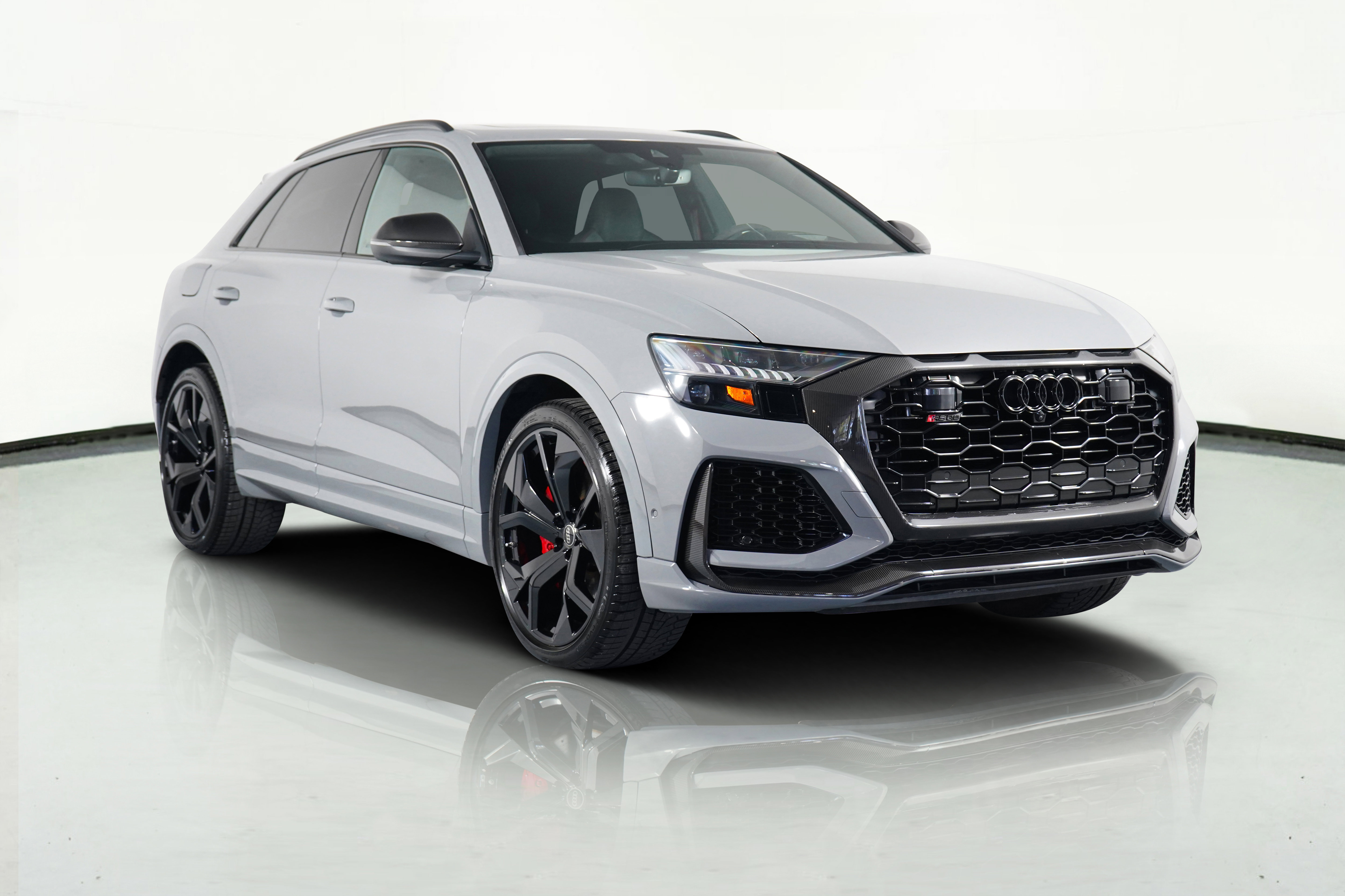 Used 2024 Audi RS Q8 image 3