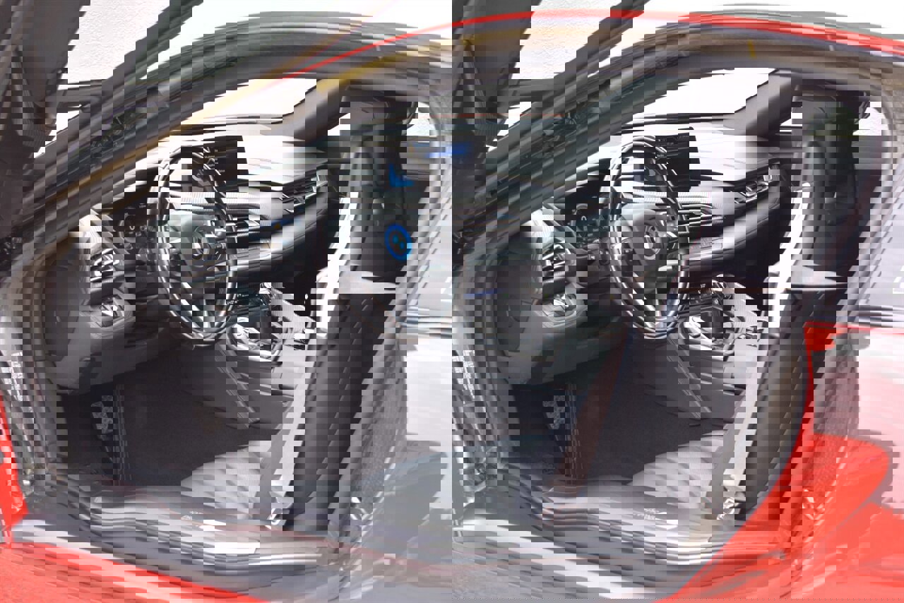 Used 2017 BMW i8 image 19