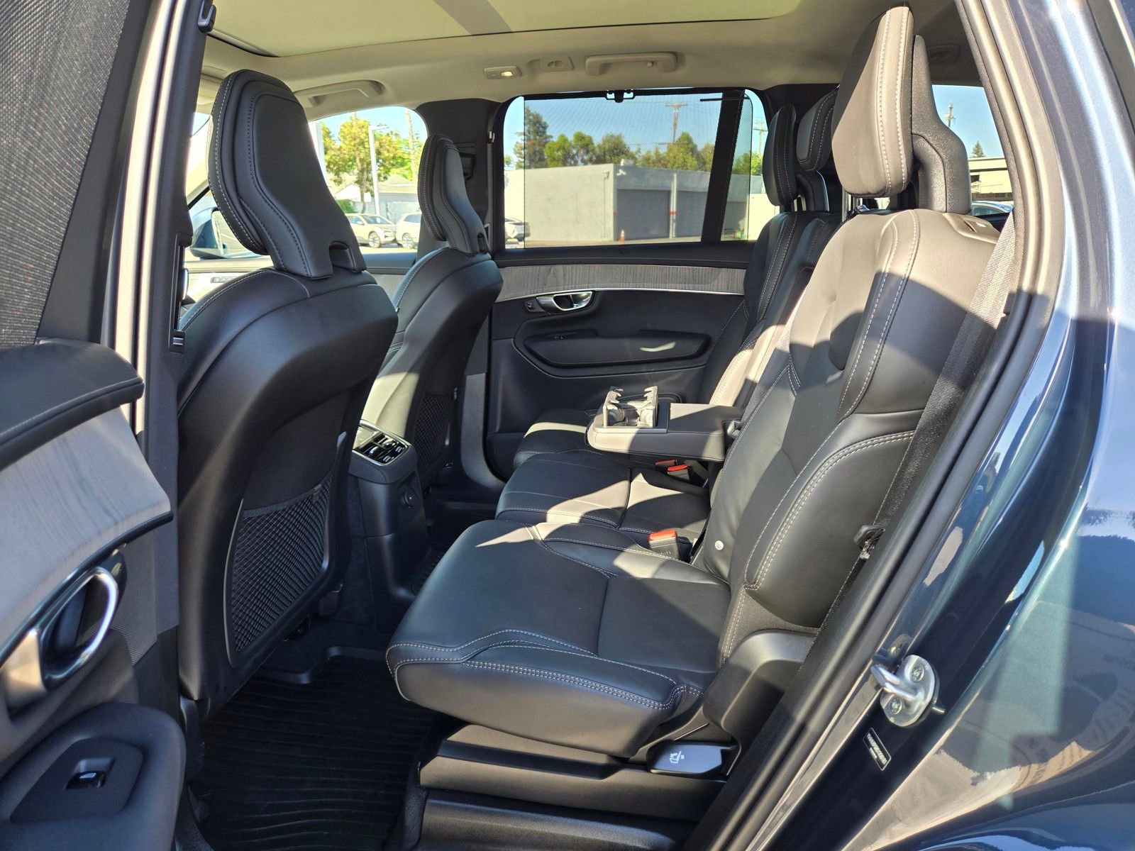 Certified 2025 Volvo XC90 T8 Ultra w/ Protection Package Premier image 9