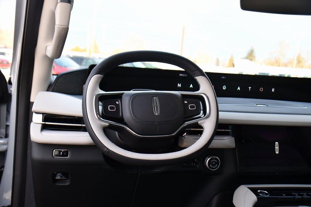 New 2025 Lincoln Navigator Reserve image 12