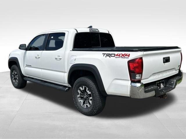 Used 2019 Toyota Tacoma TRD Off-Road AWD/4WD image 3