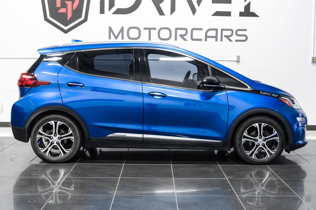 Used 2020 Chevrolet Bolt Premier w/ Infotainment Package FWD image 7