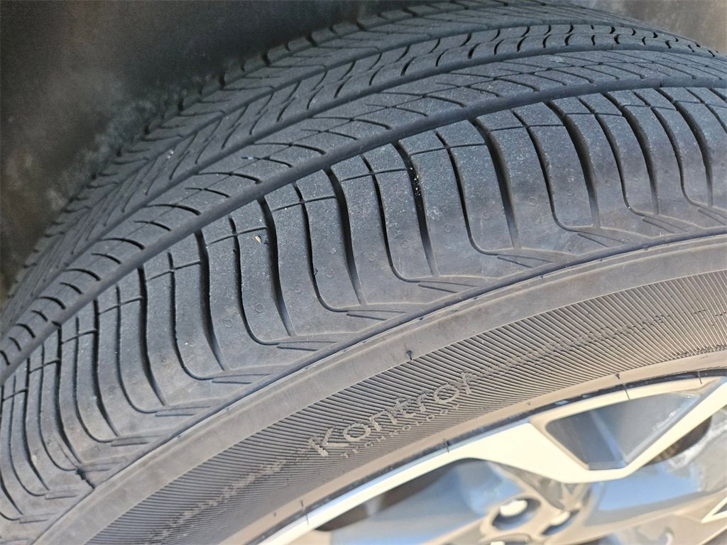 Used 2025 Chevrolet Trax LT w/ LT Convenience Package image 30