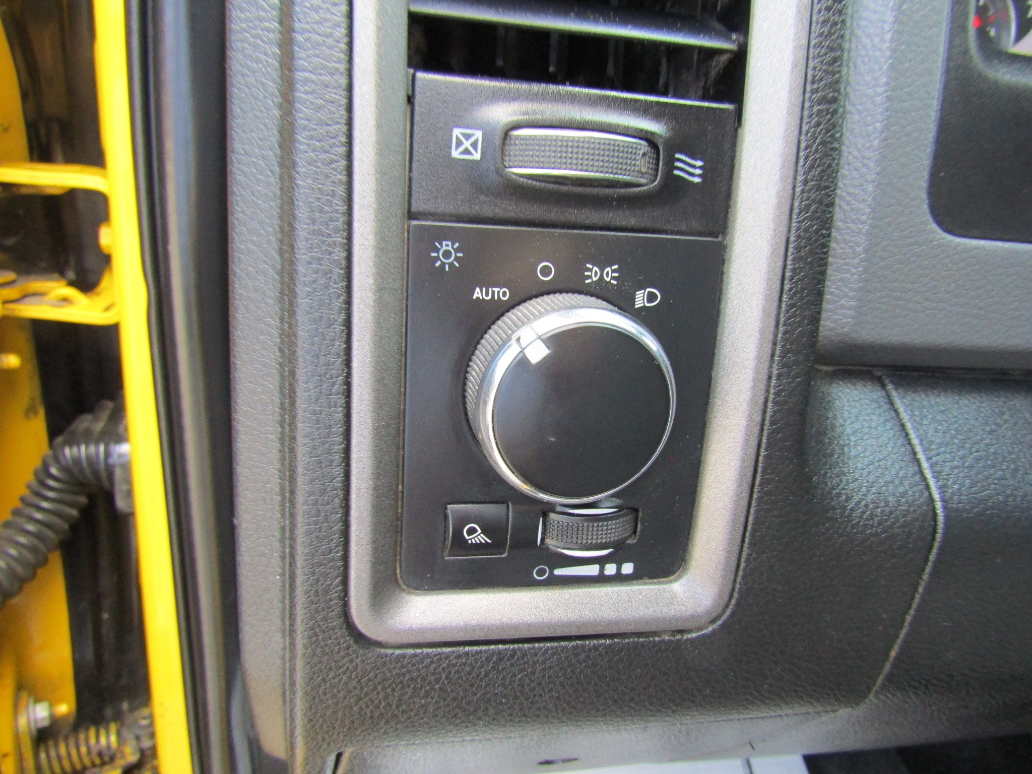 Used 2017 RAM 2500 Tradesman w/ Chrome Appearance Group image 18