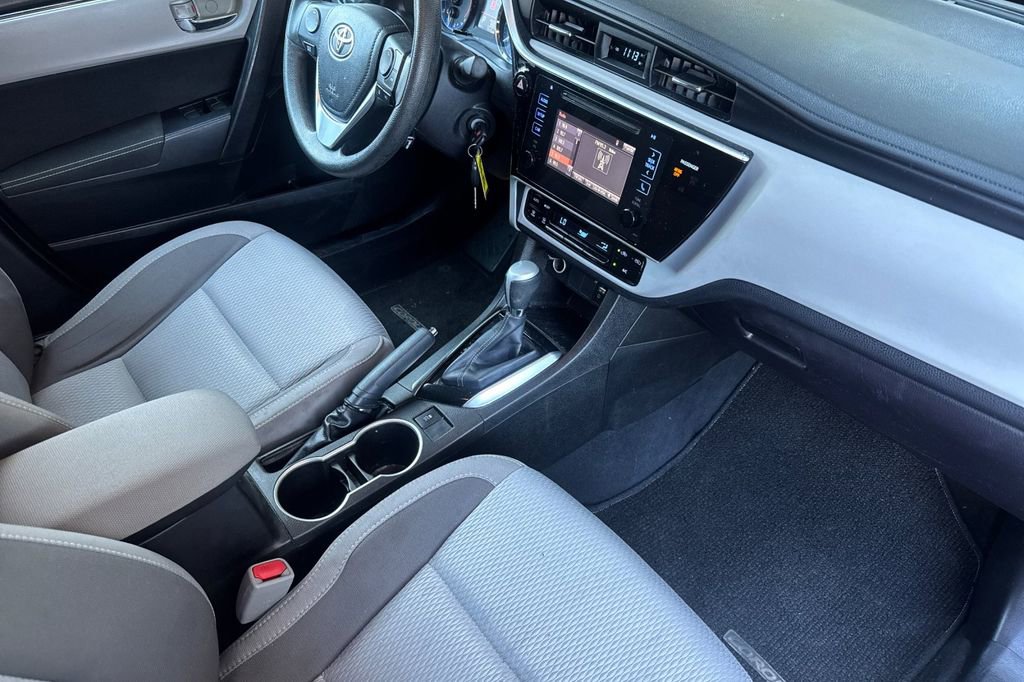 Used 2017 Toyota Corolla LE FWD image 14