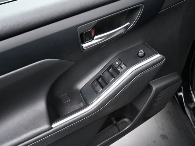Certified 2023 Toyota Highlander XLE image 20