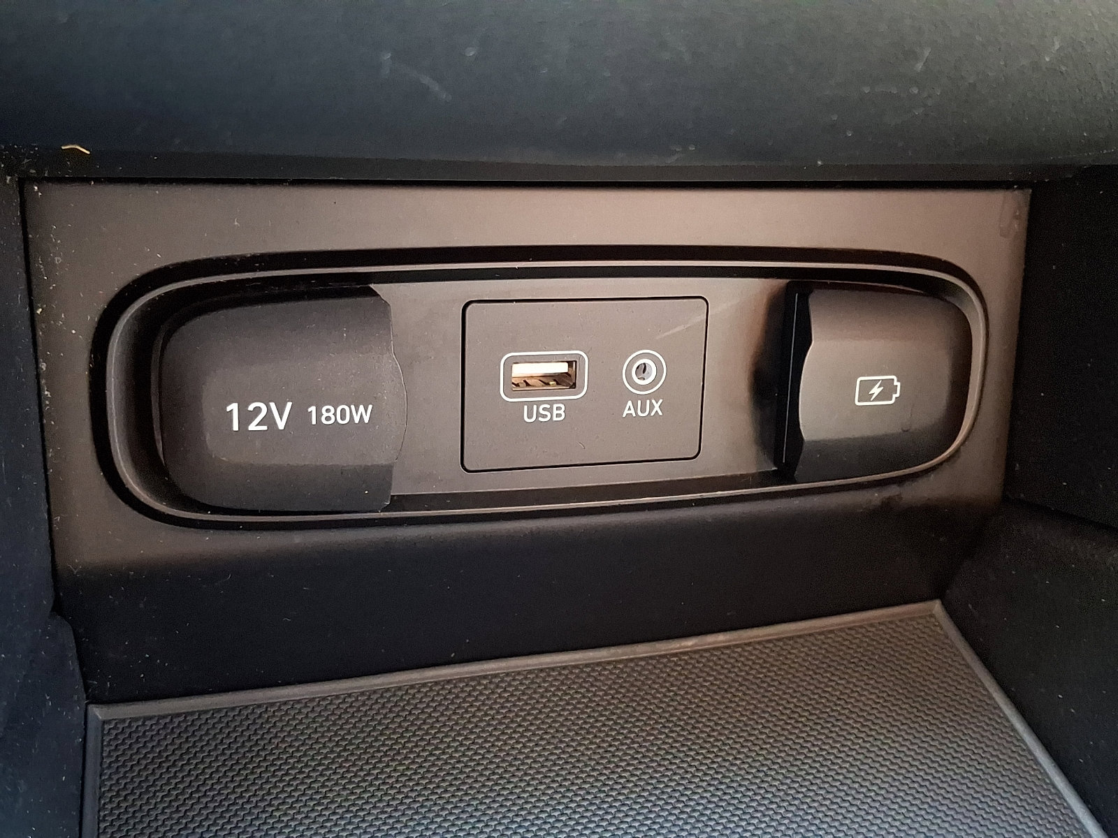 Used 2020 Hyundai Santa Fe SE image 22