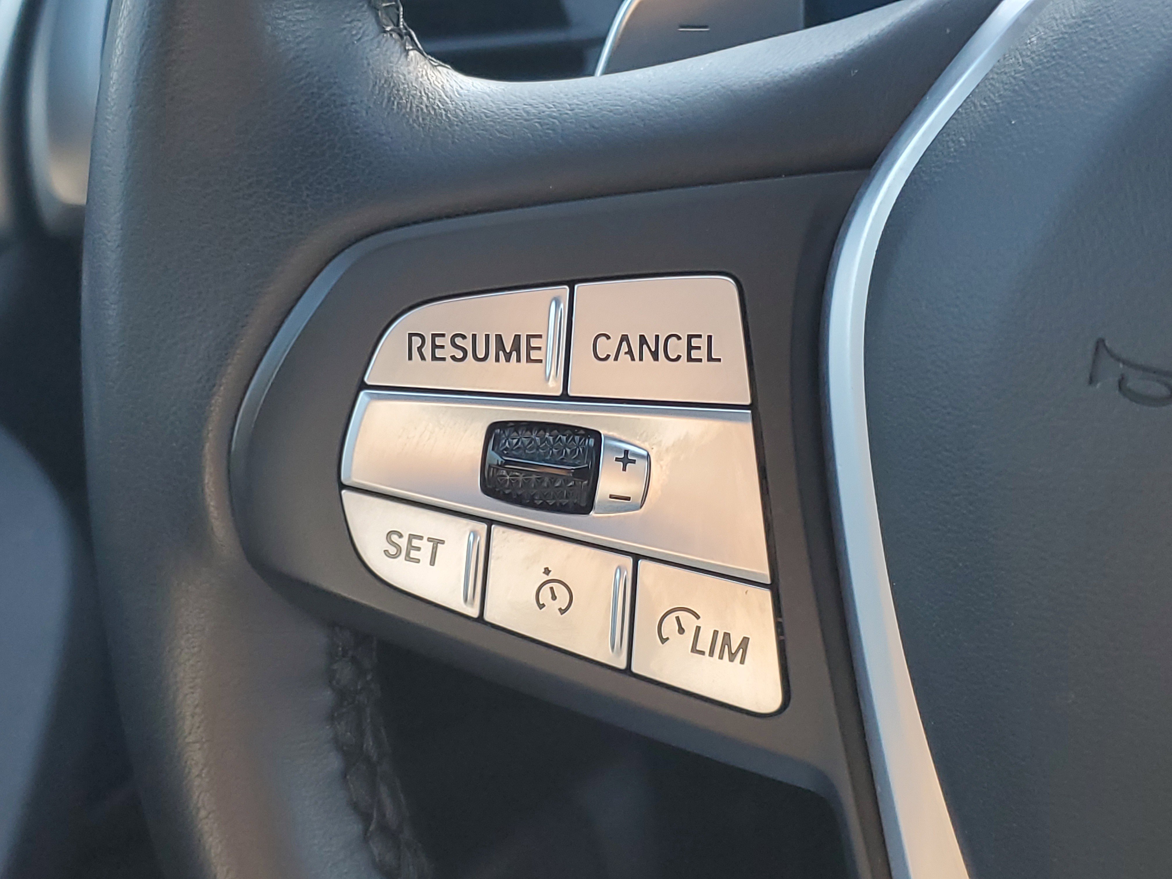 Certified 2023 BMW X4 xDrive30i w/ Premium Package image 12