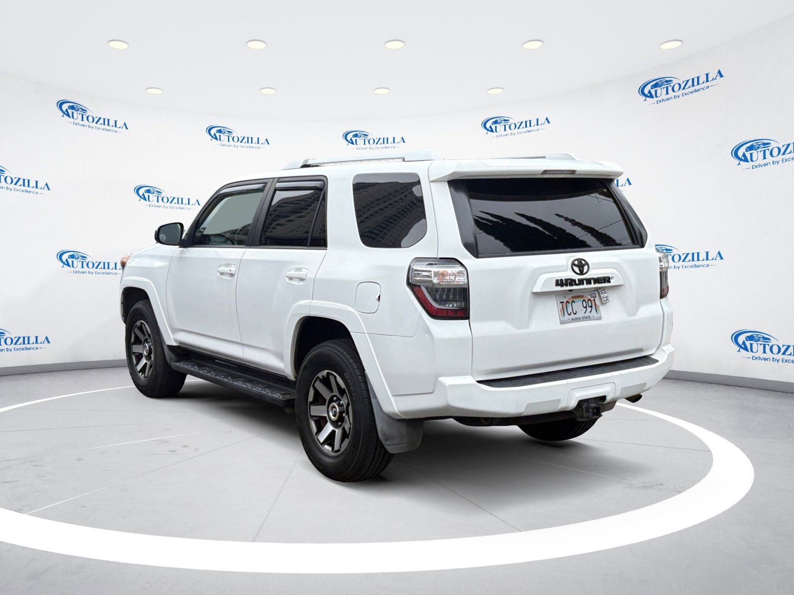 Used 2017 Toyota 4Runner SR5 image 3