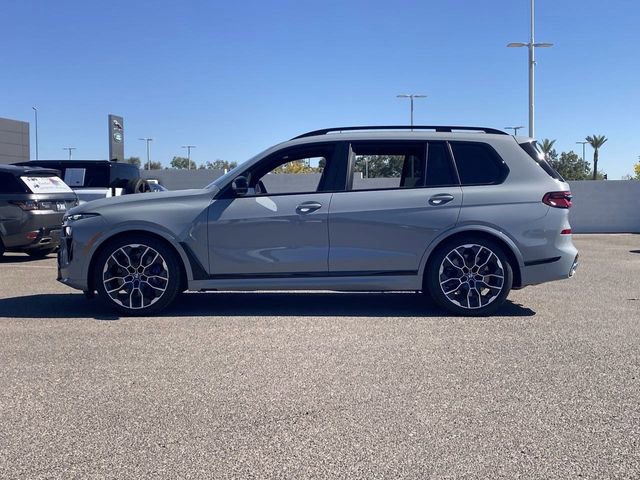 Used 2025 BMW X7 M60i image 8