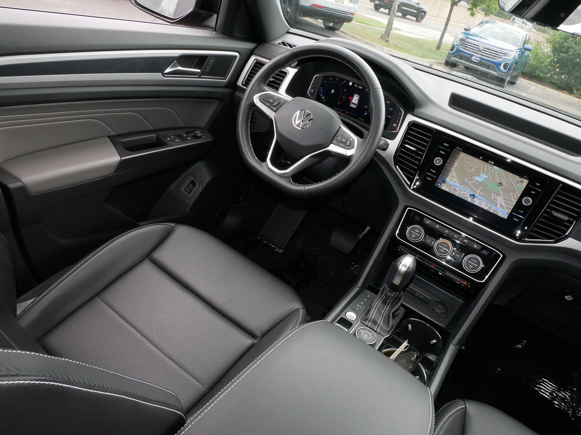 Certified 2023 Volkswagen Atlas Cross Sport SEL AWD/4WD image 9