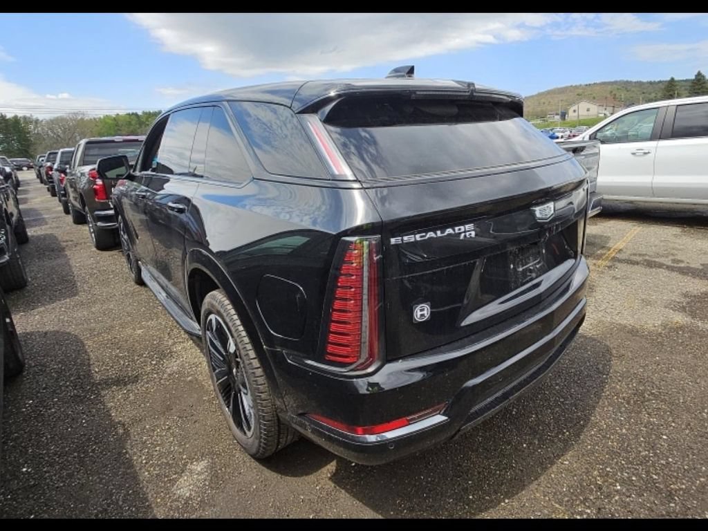 Used 2025 Cadillac Escalade IQ Sport 1 w/ Smart Trailering package AWD/4WD image 6