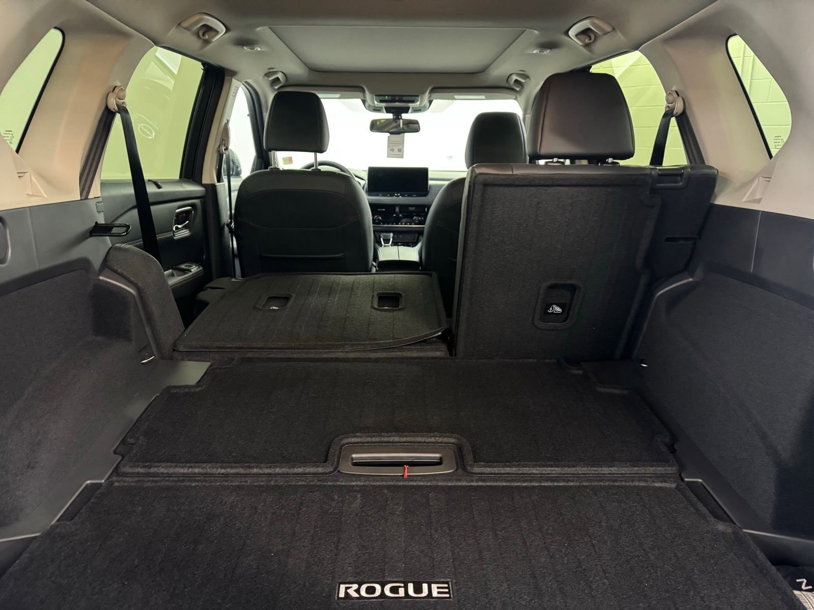 New 2025 Nissan Rogue Platinum w/ Tech Package image 37