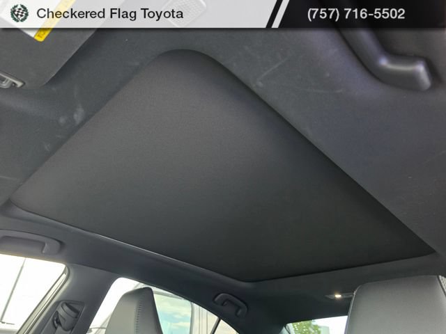 Used 2025 Toyota Camry XSE FWD image 9