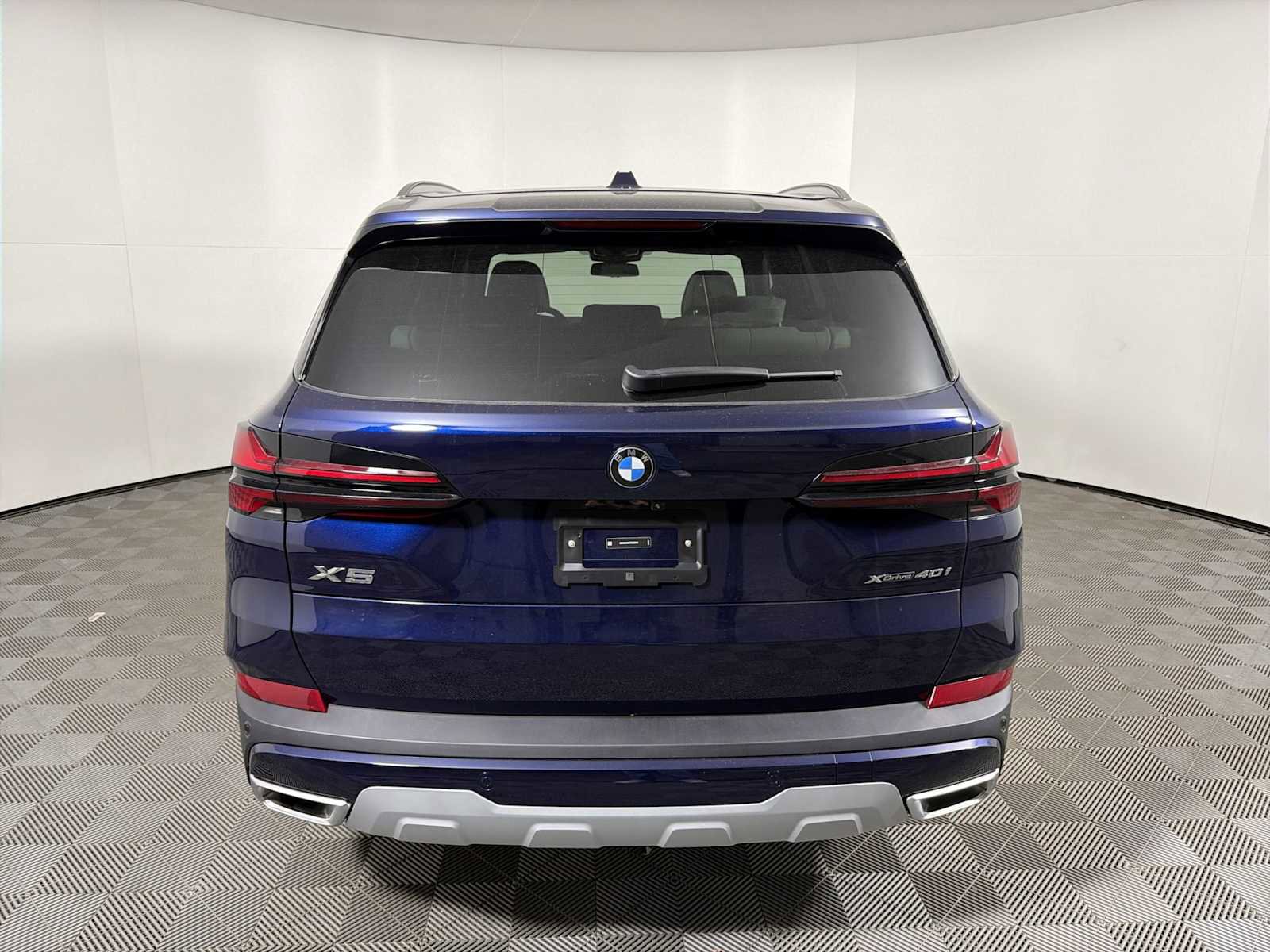 New 2026 BMW X5 xDrive40i w/ Climate Comfort Package AWD/4WD image 2