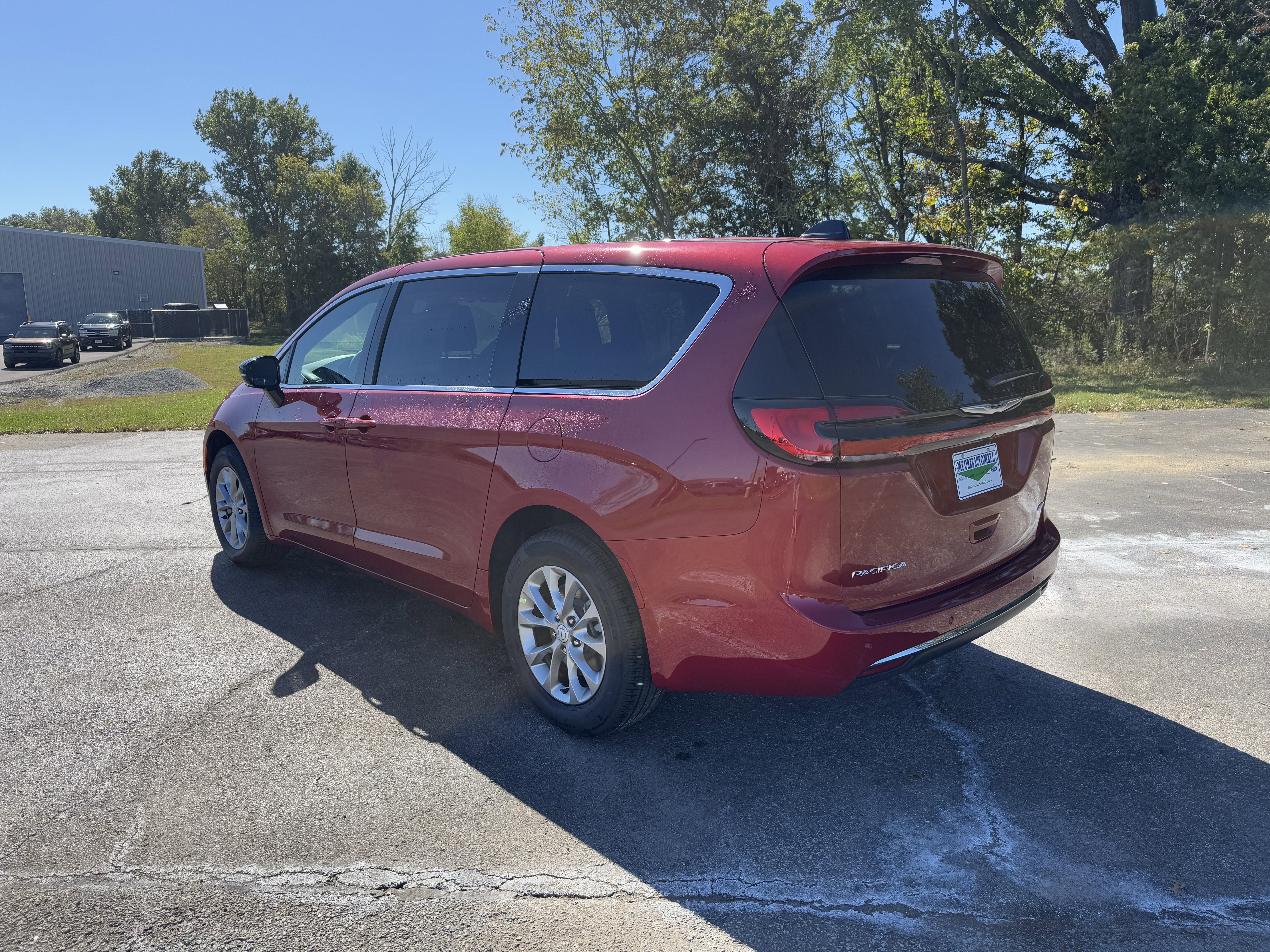New 2026 Chrysler Pacifica Select image 5