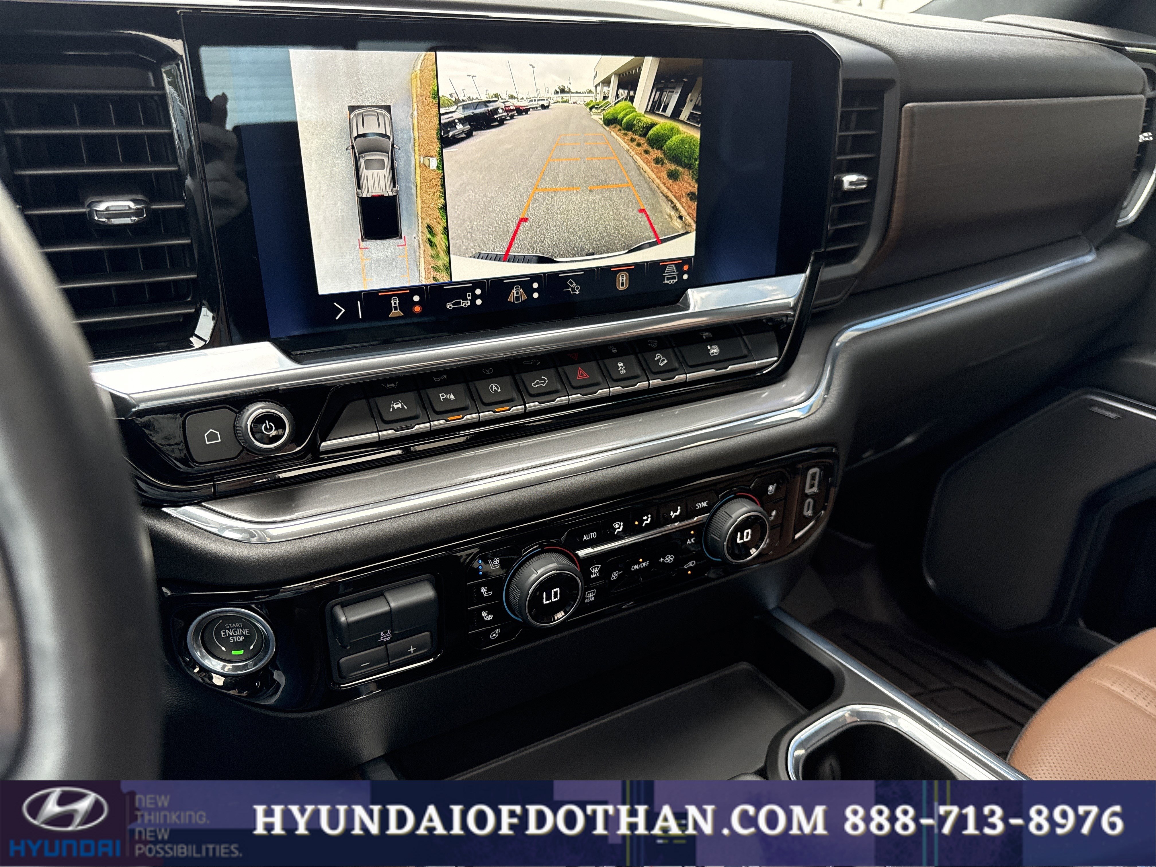 Used 2024 Chevrolet Silverado 1500 High Country w/ Technology Package AWD/4WD image 9
