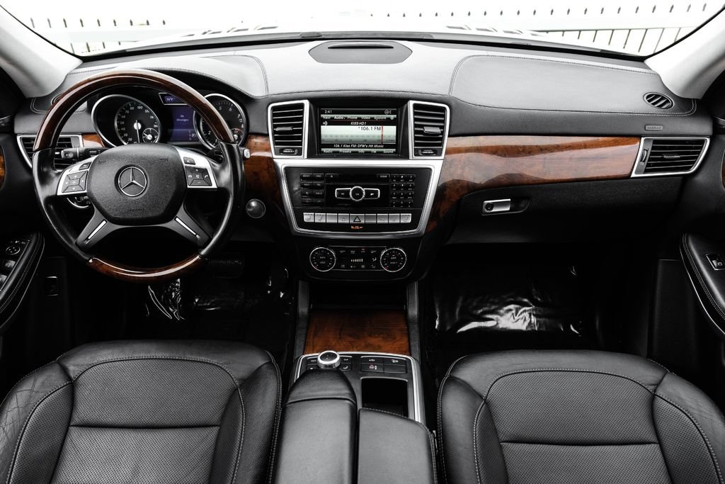 Used 2015 Mercedes-Benz GL 550 4MATIC image 11