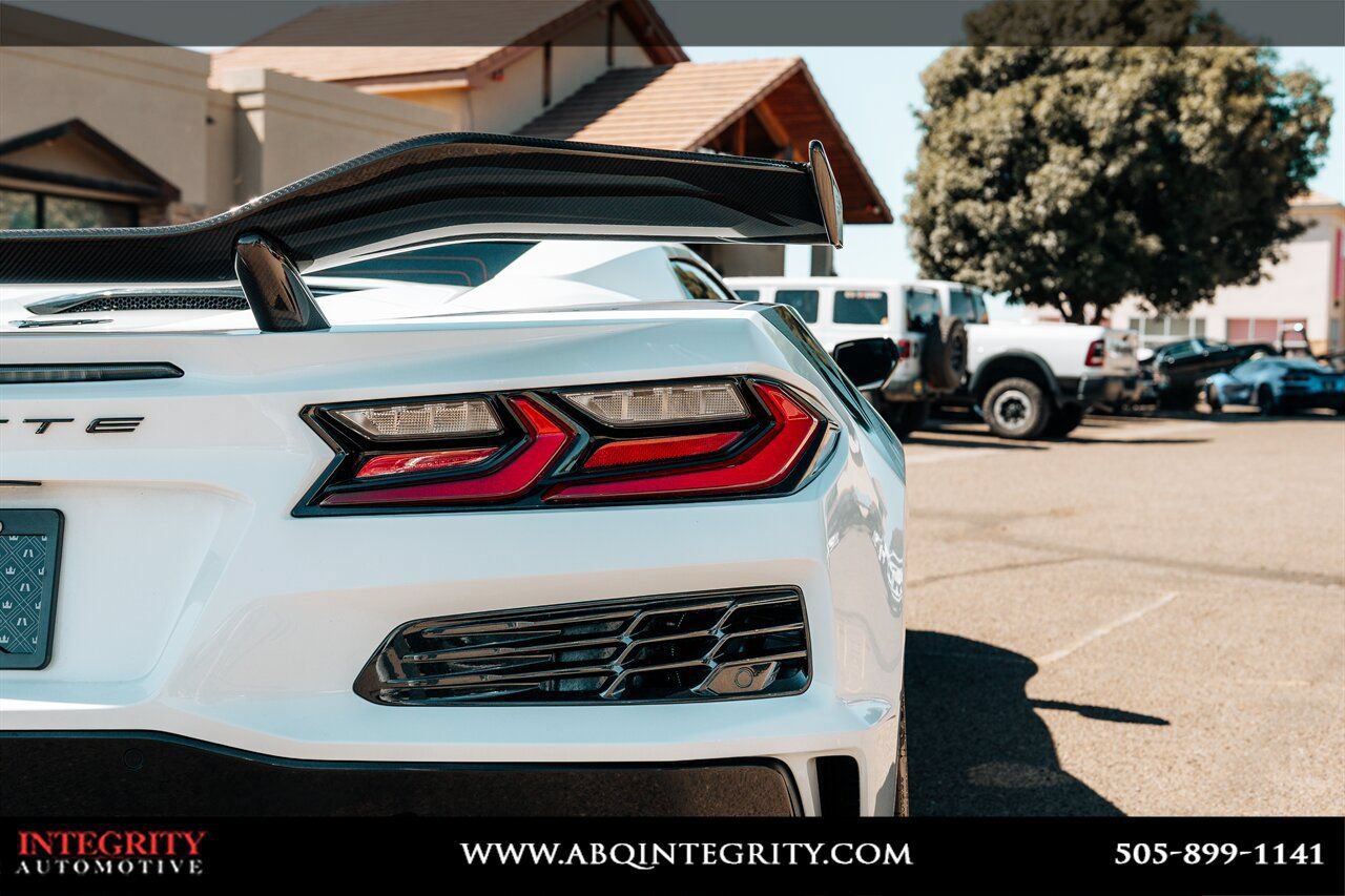 Used 2023 Chevrolet Corvette Z06 w/ Z07 Performance Package RWD image 17