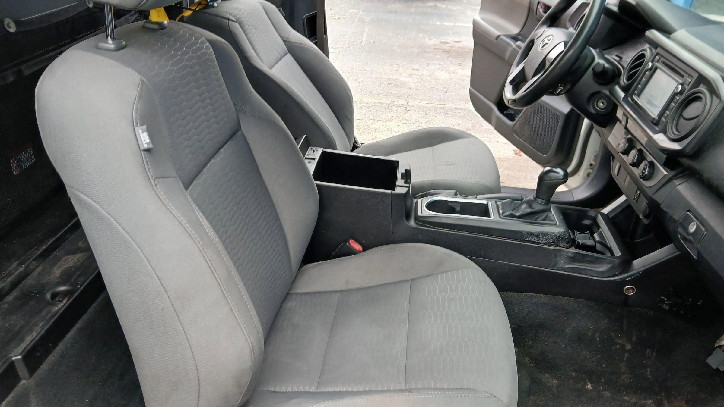 Used 2016 Toyota Tacoma SR RWD image 13