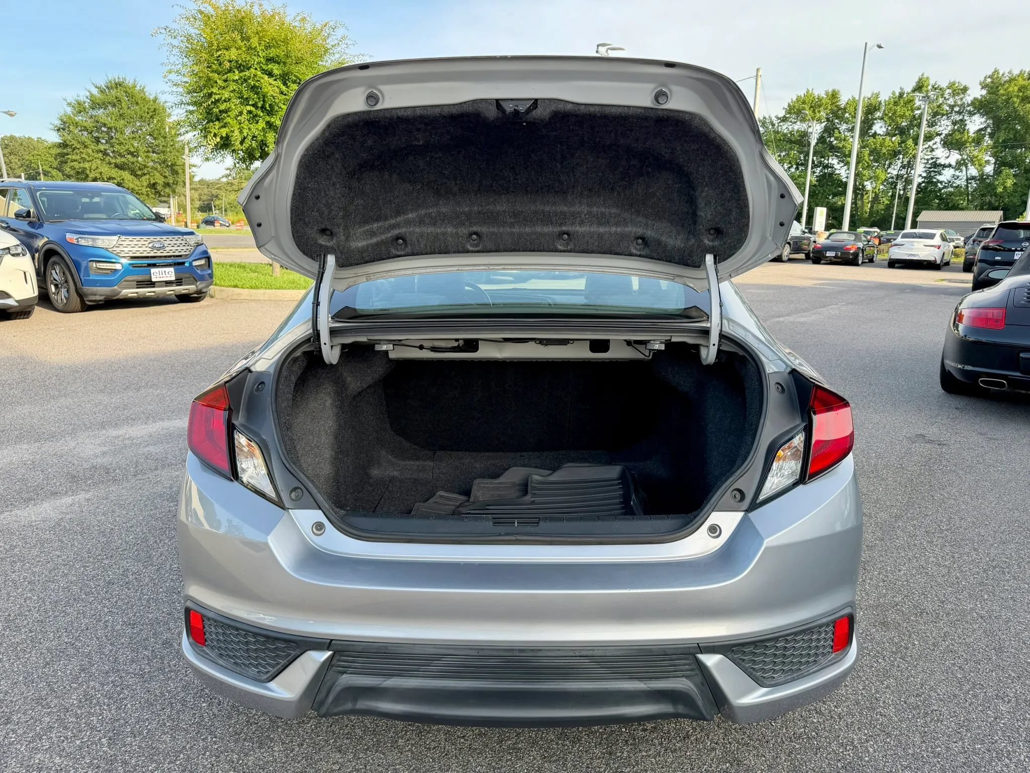 Used 2019 Honda Civic Touring image 11