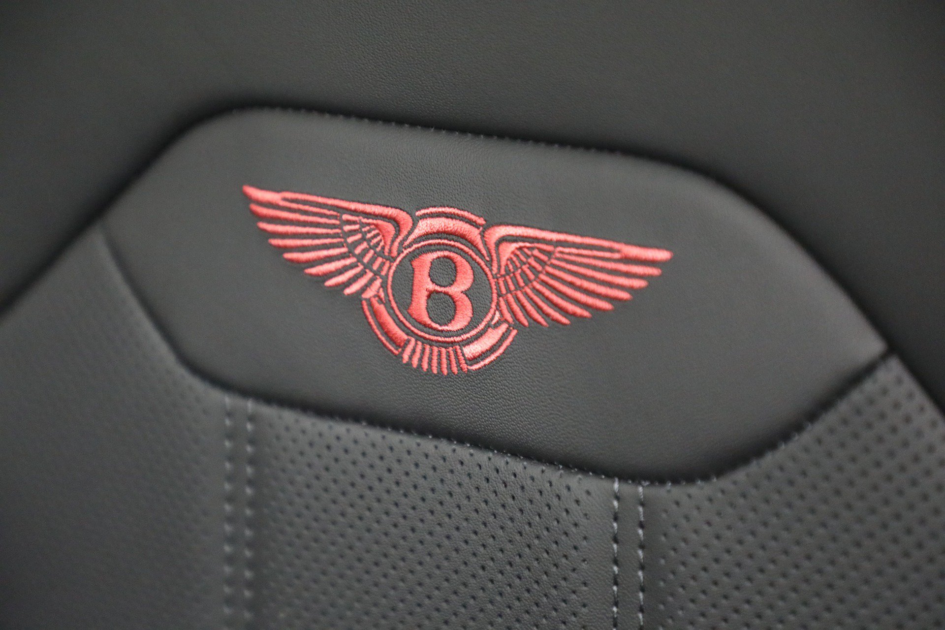 New 2026 Bentley Bentayga AWD/4WD image 33