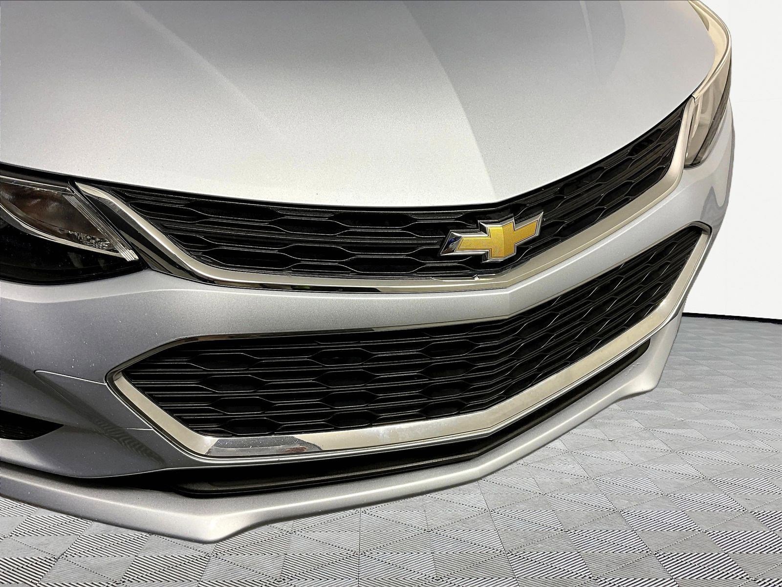 Used 2017 Chevrolet Cruze LT w/ Convenience Package FWD image 32