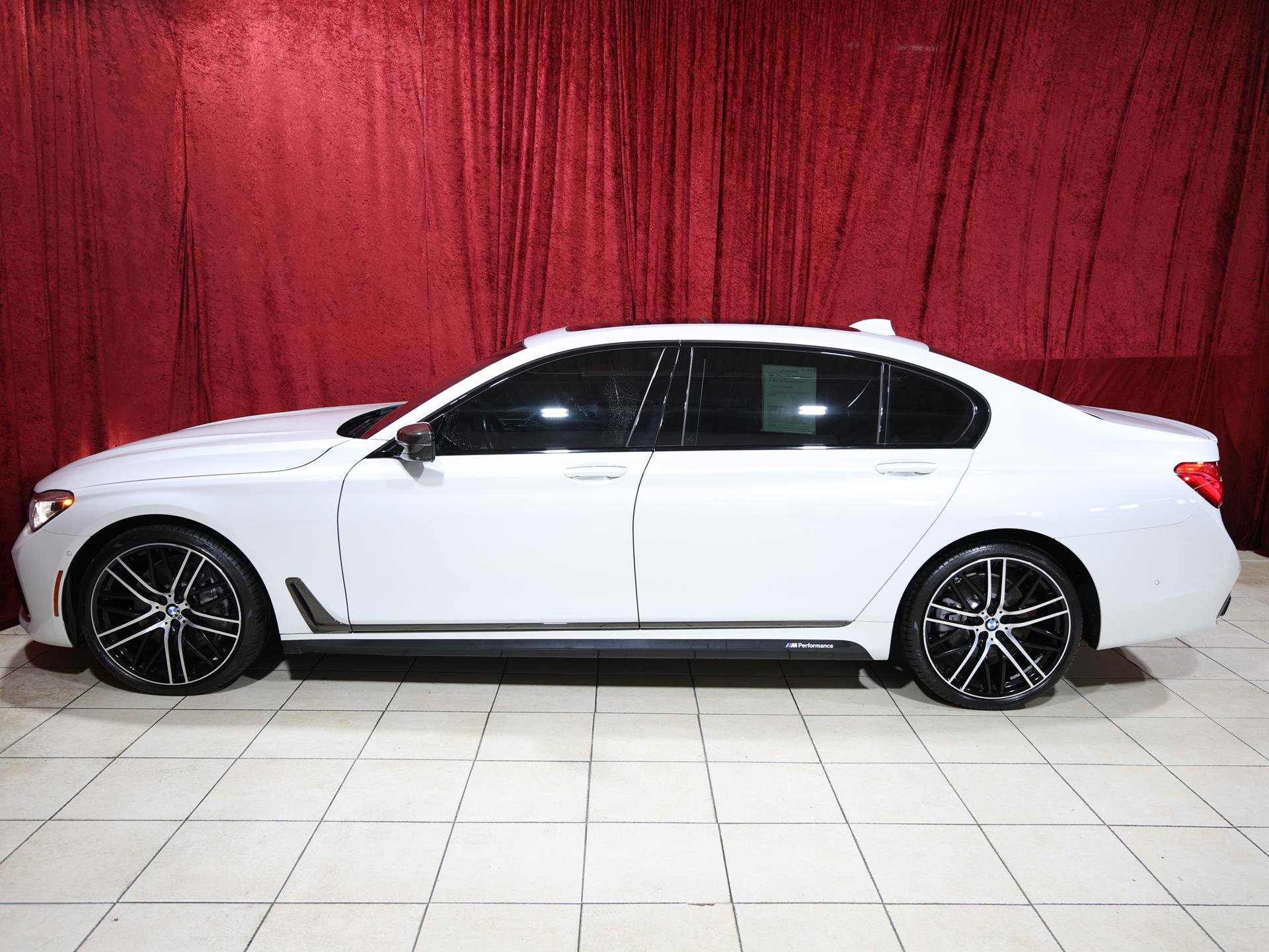 Used 2019 BMW 750i w/ Executive Package RWD image 4