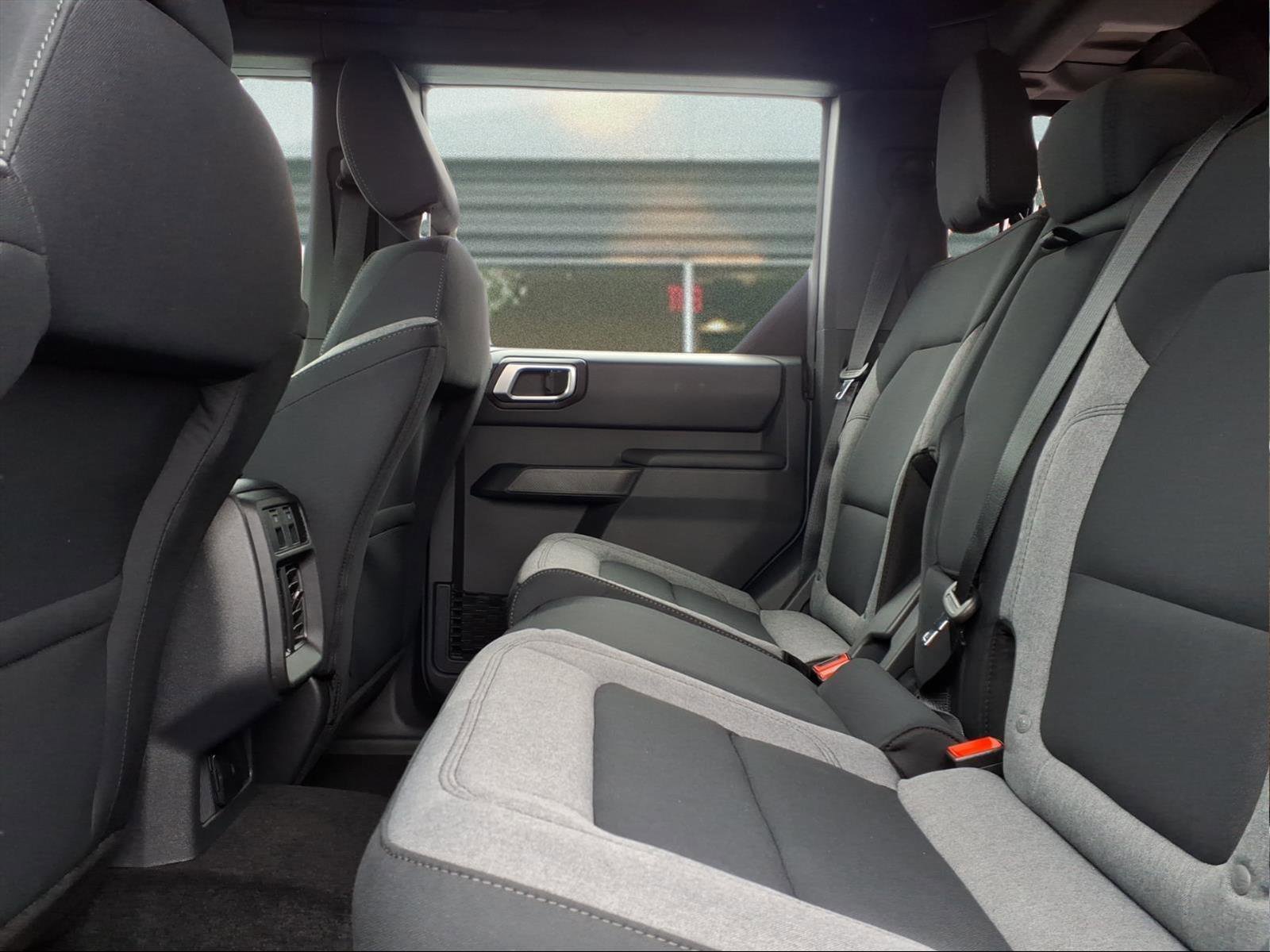 New 2025 Ford Bronco 4-Door w/ Sasquatch Package AWD/4WD image 8