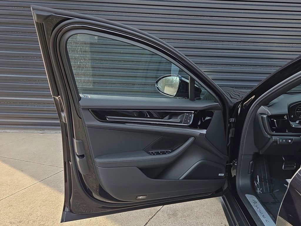 New 2026 Porsche Panamera 4 image 6