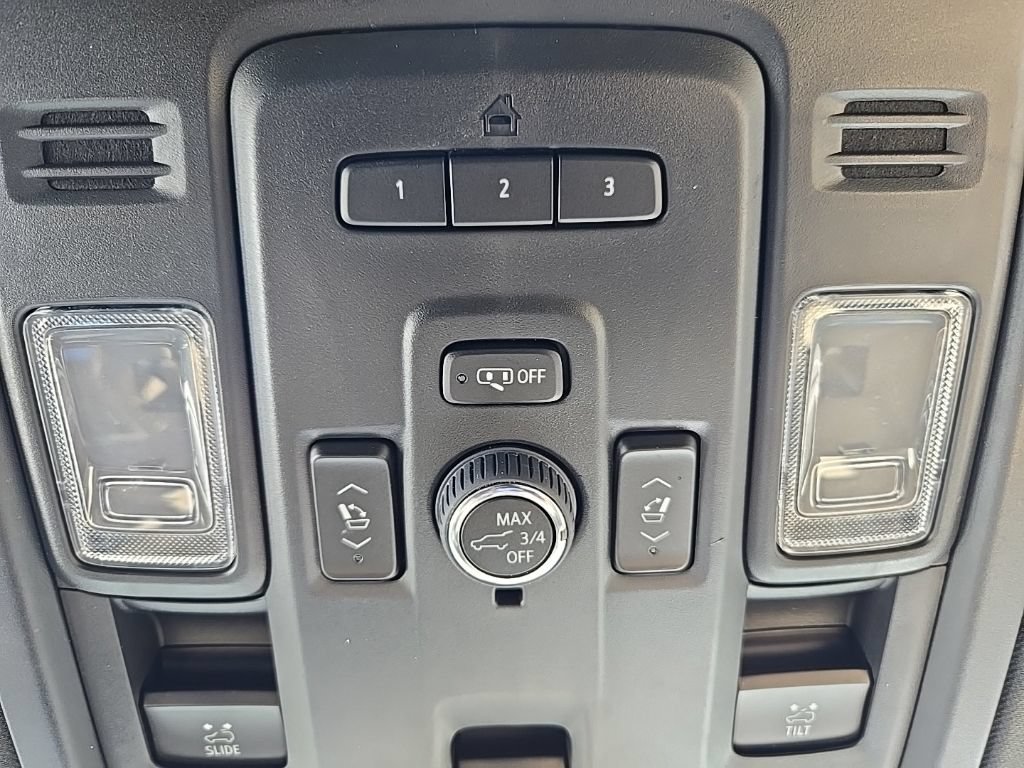 Used 2024 Cadillac Escalade Premium Luxury AWD/4WD image 45