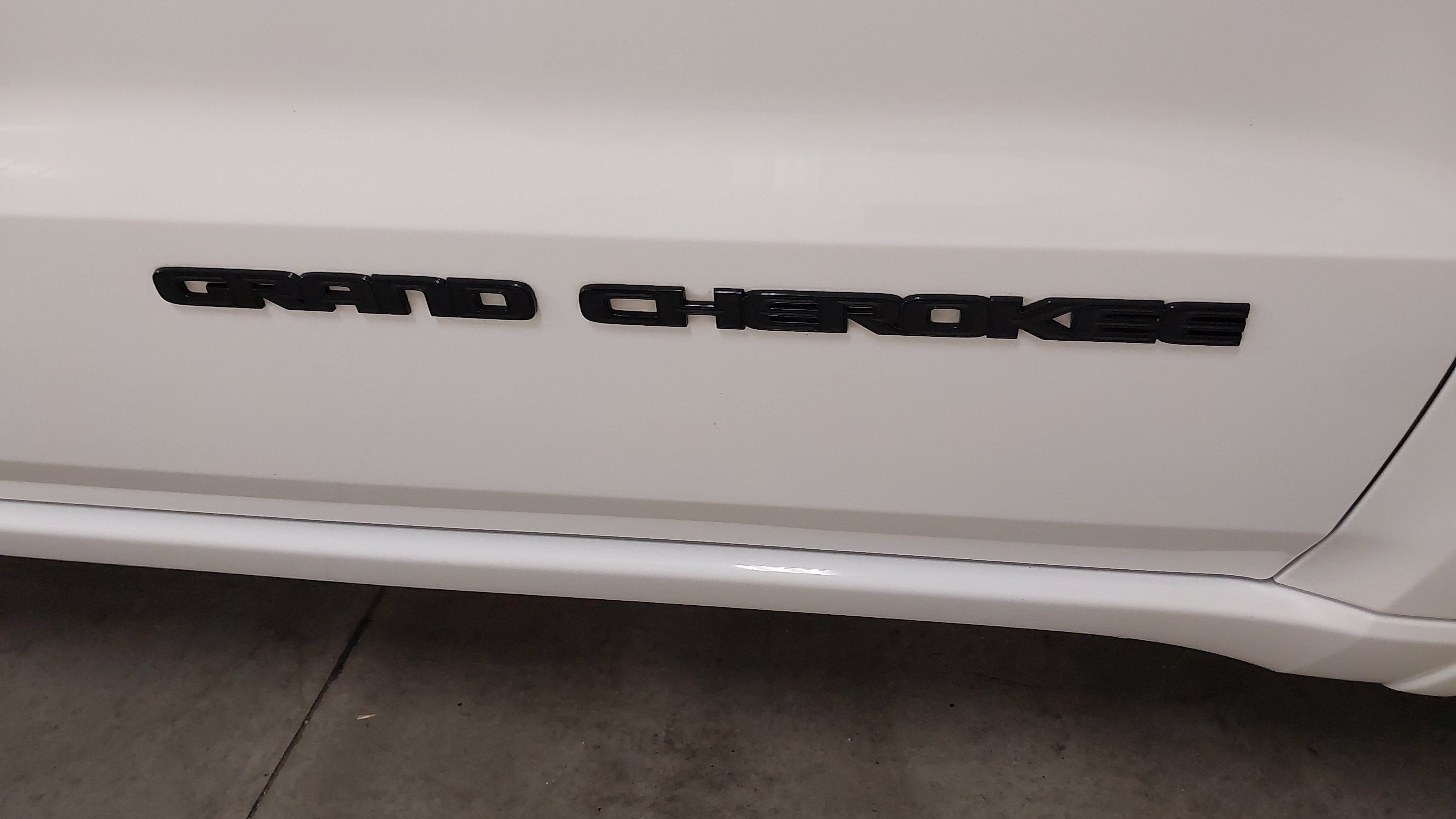 Used 2021 Jeep Grand Cherokee Laredo X AWD/4WD image 17