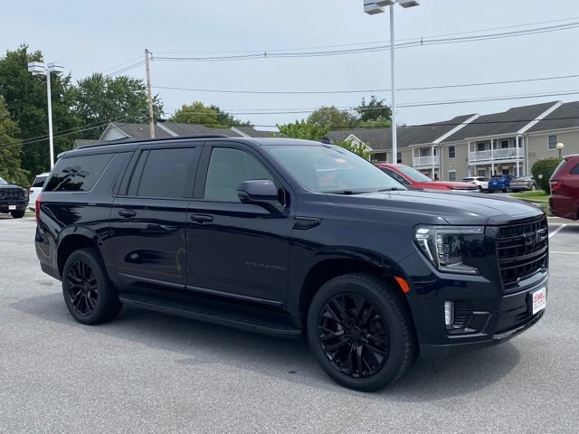Used 2022 GMC Yukon XL SLT w/ SLT Luxury Package AWD/4WD image 7
