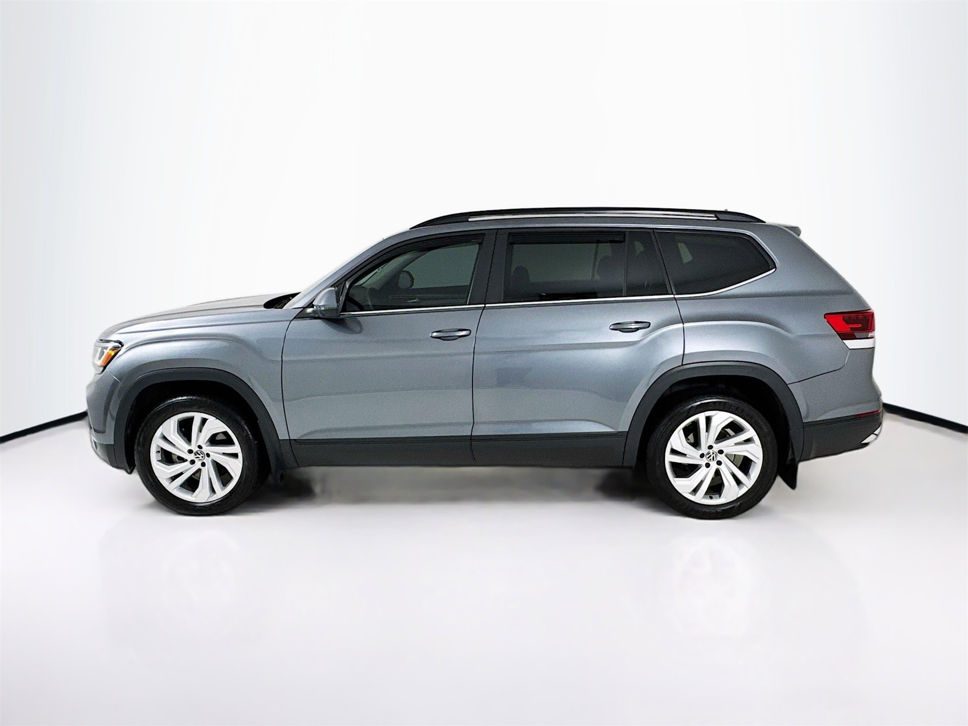 Used 2023 Volkswagen Atlas SE image 5