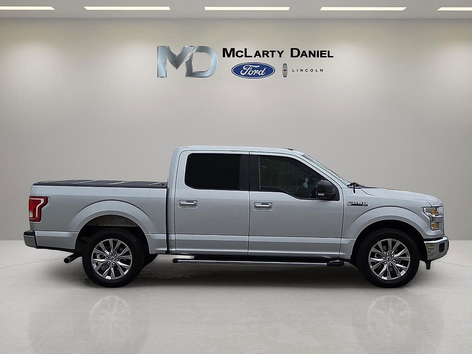 Used 2016 Ford F150 XLT w/ Equipment Group 302A Luxury image 6