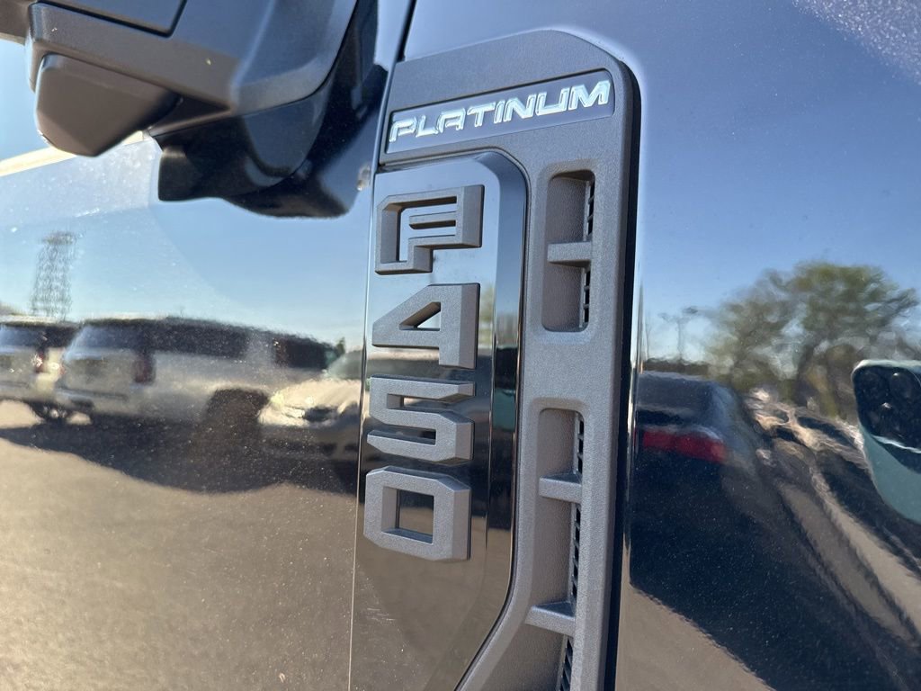 Used 2025 Ford F450 Platinum w/ FX4 Off-Road Package image 12