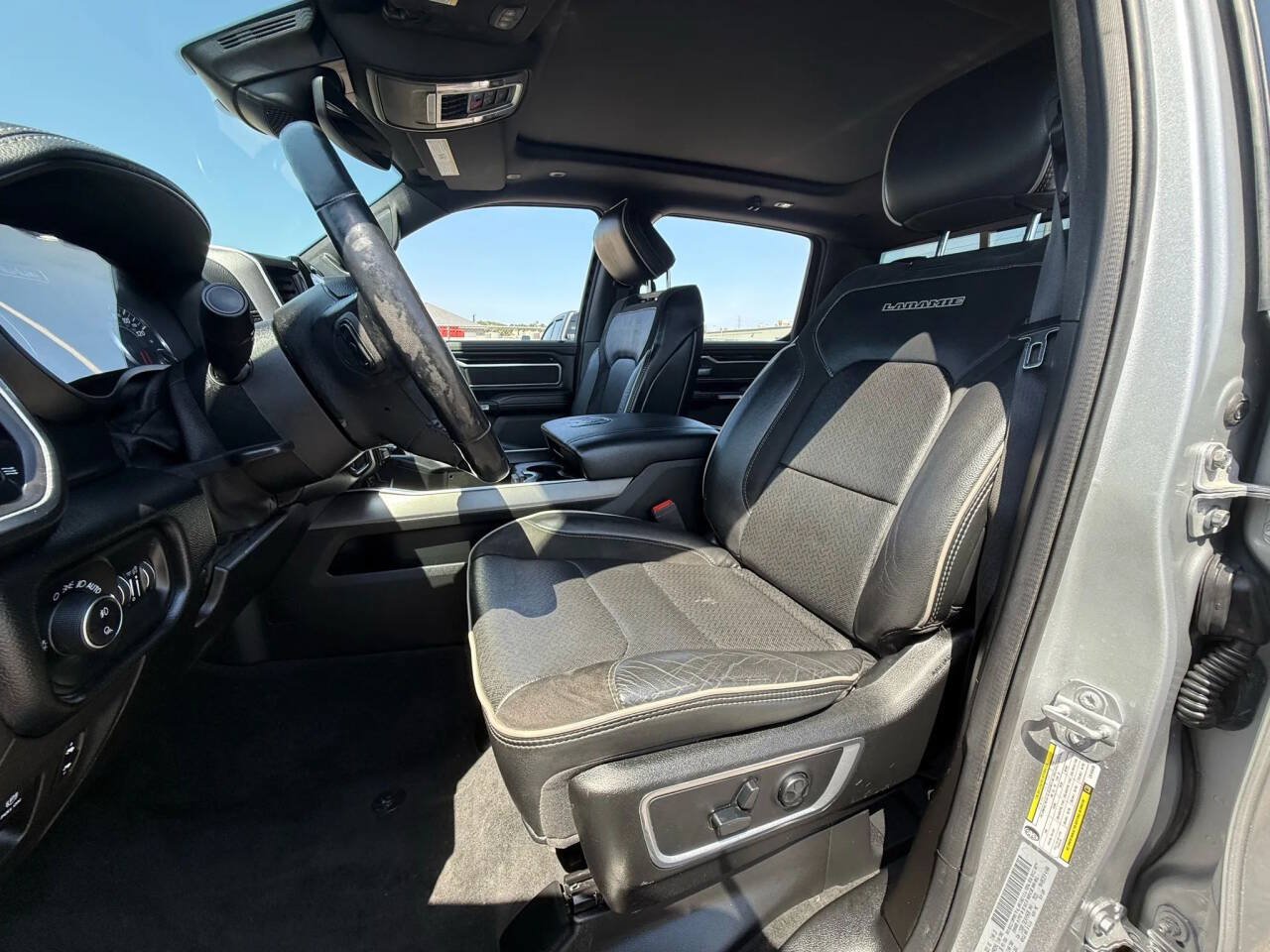 Used 2020 RAM 1500 Laramie AWD/4WD image 13