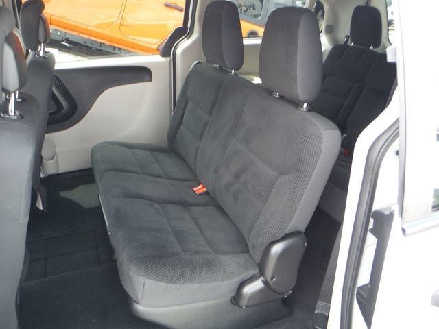 Certified 2019 Dodge Grand Caravan SE FWD image 28