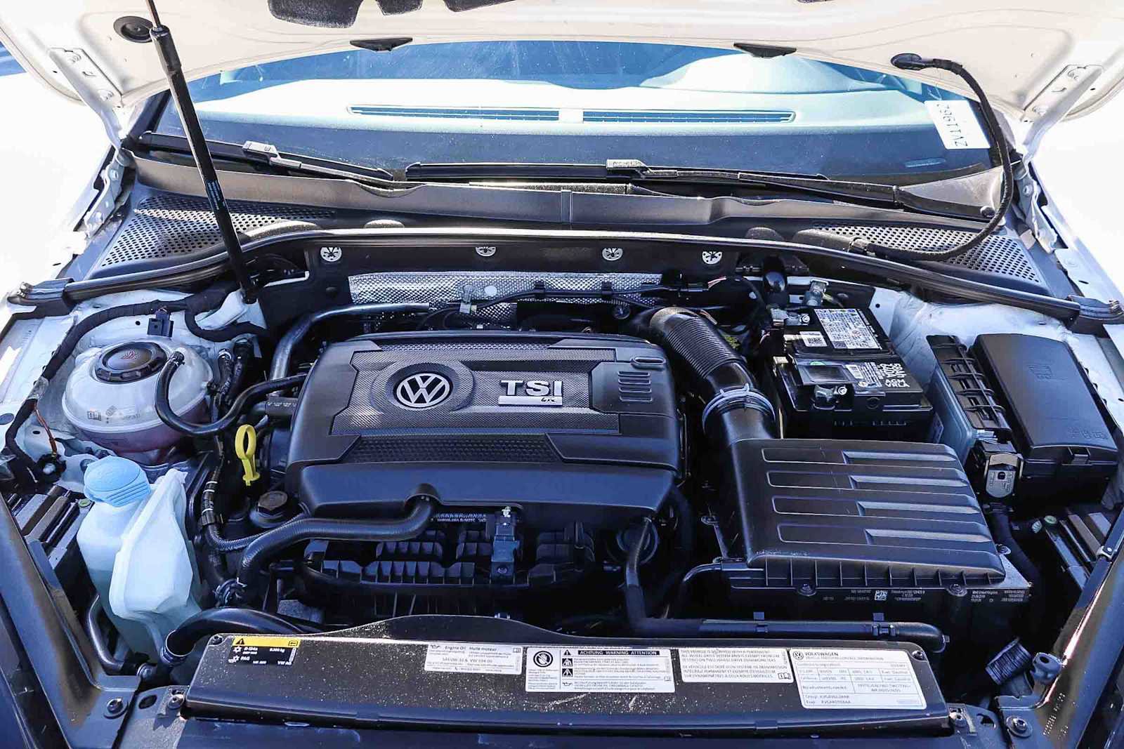 Used 2019 Volkswagen Golf R 4-Door image 28