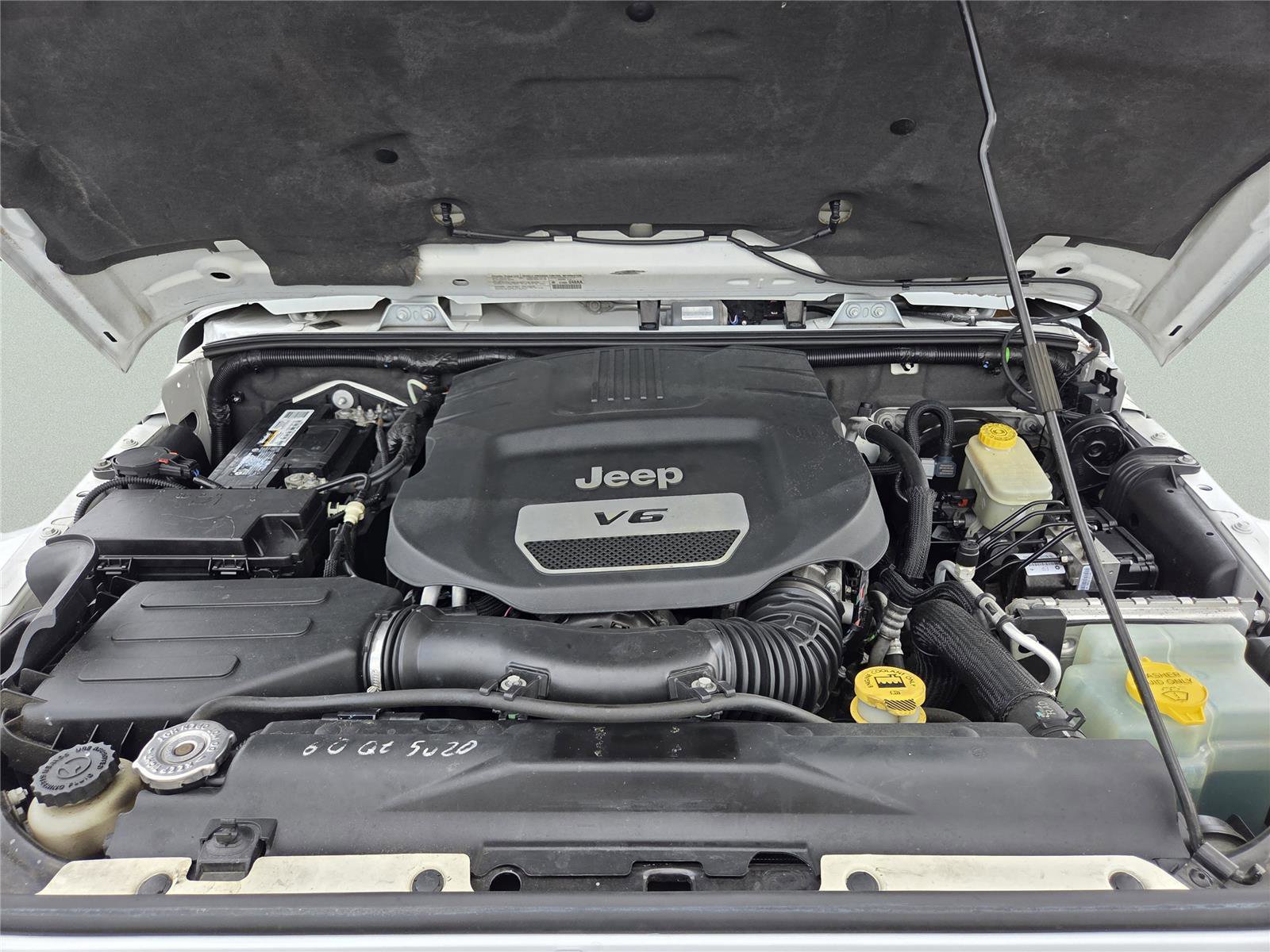 Used 2014 Jeep Wrangler Sahara AWD/4WD image 26