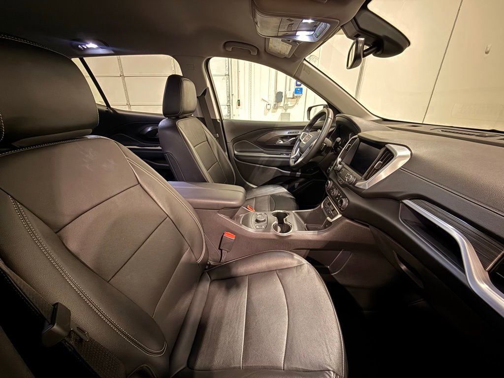 Used 2024 GMC Terrain SLT image 26