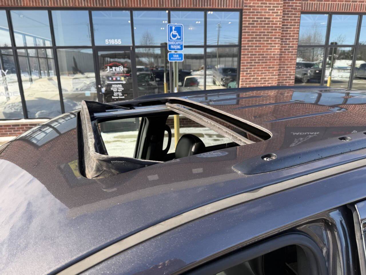 Used 2018 Jeep Grand Cherokee Altitude image 33