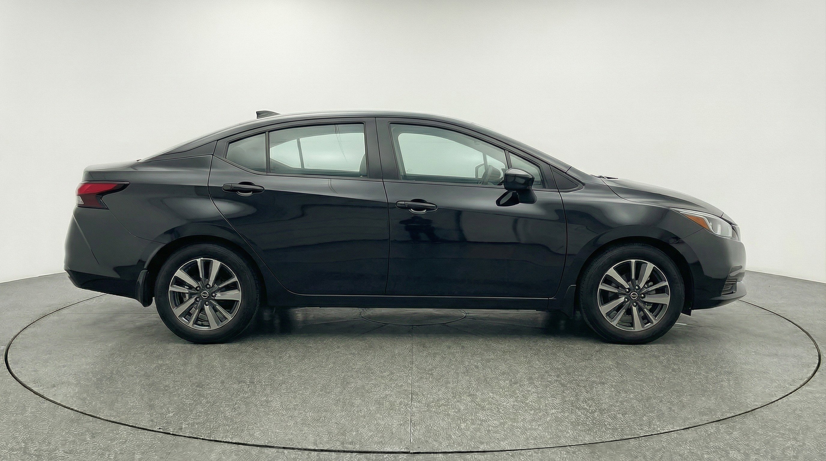 Used 2025 Nissan Versa SV image 11