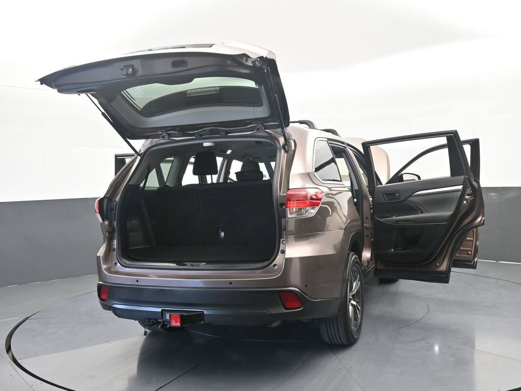 Used 2019 Toyota Highlander LE FWD image 72