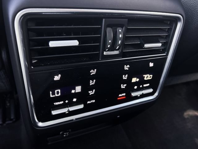 Used 2022 Porsche Cayenne Platinum Edition AWD/4WD image 20