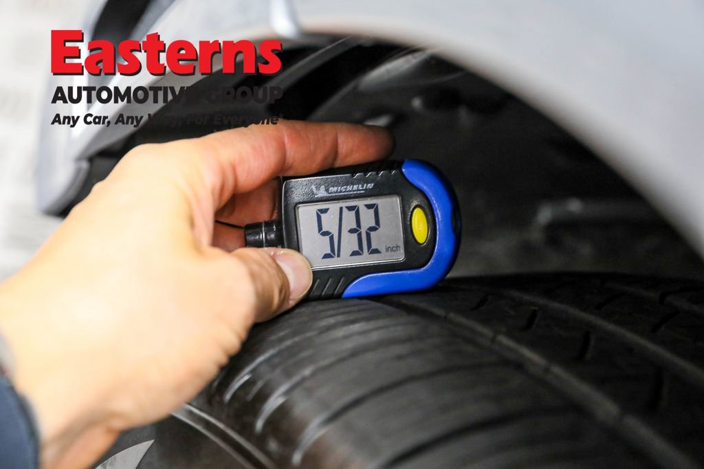 Used 2023 Mercedes-Benz GLS 450 4MATIC w/ AMG Line Exterior image 32